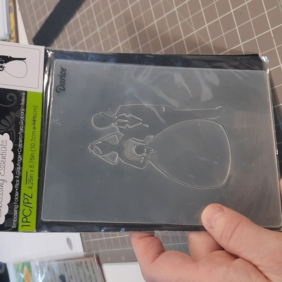 Bride & Groom Darice embossing folder. - Picture 2 of 3